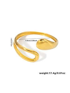 Detail view of golden stainless steel bangle with 5.8cm inner diameter measurements