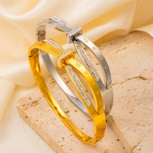 Bracelet Jonc Chiffres Romains Plqué Or 18 Carats Acier Inoxydable Zircone Double Couche Design Croisé Pour Femmes Bijoux Élégants