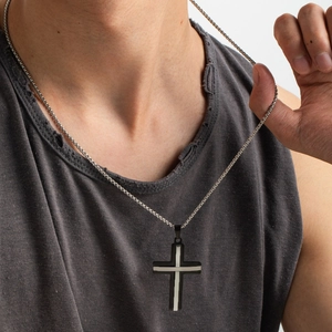Collana con ciondolo a croce da uomo in acciaio inossidabile con finitura punk nera e argento