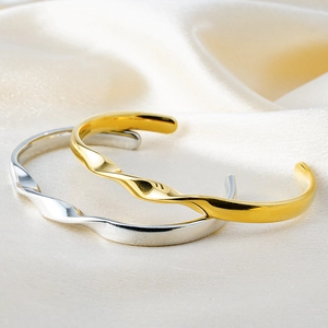 Minimalist Mobius Twisted Open Cuff Bracelet 18K Gold Plated Stainless Steel Polished Geometric Bangle For Women Men