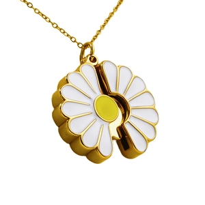 Elegante 18k vergoldete Edelstahlhalskette mit weißem Emaille-Gänseblümchen-Anhänger