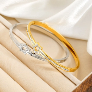 Bracelet Jonc Étoile Creuse Acier Inoxydable Avec Strass Pavé Bijoux Polis À La Mode Pour Femmes