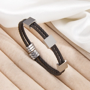 Pulsera de doble cable de acero negro para hombre con cubos de plata sobre seda