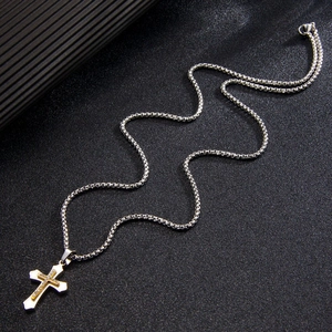 Collana con pendente a croce bicolore con strass e catena box per uomo in stile hip-hop