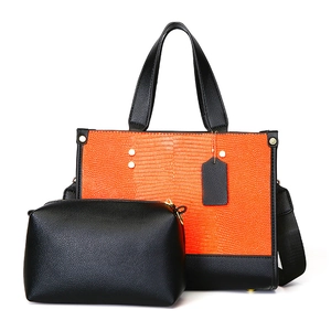 Sac Fourre-tout Femme Grande Capacité en PU Motif Lézard Et Pochette Zippée Rivets Sac à Main Bandoulière