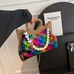 Regenboog pailletten crossbody tas met harthandvat, parels en gouden ketting