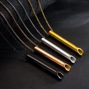 Colliers sifflet de méditation en acier inoxydable poli en or, argent, or rose et noir
