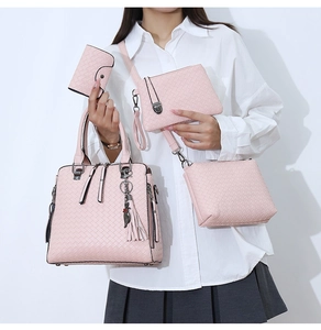 Set di 4 borse in tessuto rosa con borsa a tracolla e dettaglio nappa a forma di gatto
