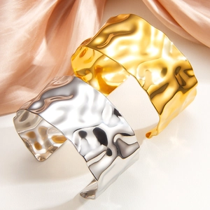 Hammered Texture Wide Cuff Bracelet Stainless Steel 18K Gold Plated Water Ripple Design Adjustable Luxury Jewelry For Women