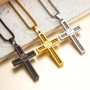 Collier Pendentif Croix en Acier Inoxydable Plaqué Or 18K Style Punk pour Hommes Chaîne Vénitienne Bijoux Industriels