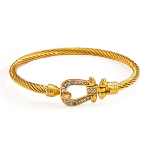 Bracciale a cavo in acciaio inossidabile placcato oro 18k con fibbia a ferro di cavallo