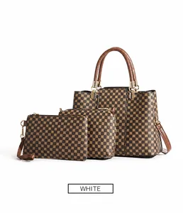 Set dettagliato di tre borse vintage stampate incluse borsa a tracolla e pochette elegante