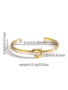 Detailed size chart of two-tone knot bangle with 0.7cm width and 6.1cm inner diameter