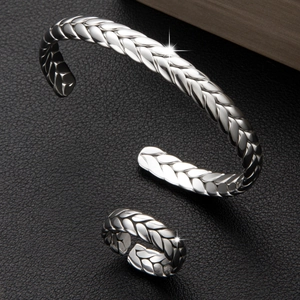 Set de brazalete y anillo ajustable con diseño de espiga en metal plateado vintage