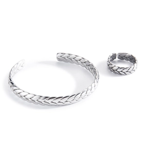 Conjunto de pulsera y anillo ajustable de acero titanio plateado con espiga de trigo