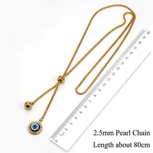 Dettaglio della collana con pendente occhio malevolo dorato da 80cm e catena da 2,5mm