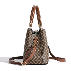 Borsa a mano vintage capiente con motivi geometrici e tracolla regolabile