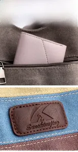 Vue macro de l'étiquette en cuir marron et de la fermeture éclair sur le sac en toile
