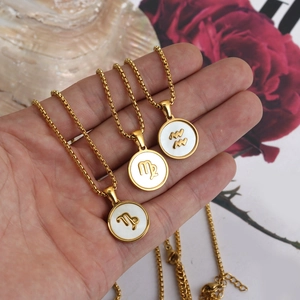 Colliers zodiaque en acier inoxydable plaqué or 18K avec pendentifs ronds en nacre