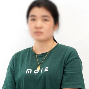 Collier en acier titane doré avec pendentif rectangulaire lettre A pour femme