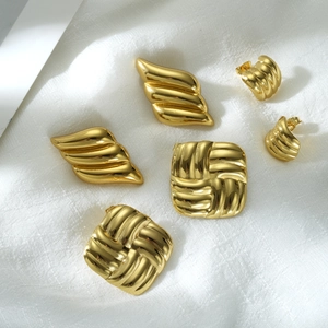 Boucles D'oreilles Créoles Géométriques À Rayures Plaquées Or 18K Acier Inoxydable Avec Tige En Argent Mode Vintage