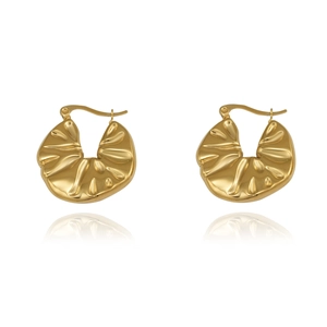 Boucles d'oreilles dorées 18k avec design plissé irrégulier en forme d'éventail