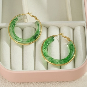 Chic C-shaped hoop earrings with gold metal edges and green marble resin inlay