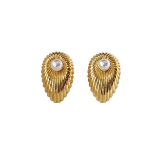 Vintage gold shell earrings with pearl inlay, elegant retro style jewelry for women
