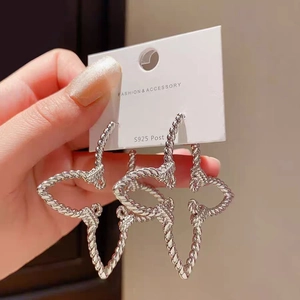 French style hollow flower earrings with 18K gold twist texture and S925 silver needles