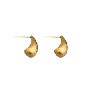 Boucles d'oreilles gouttes dorées avec finition en métal brossé pour un style minimaliste
