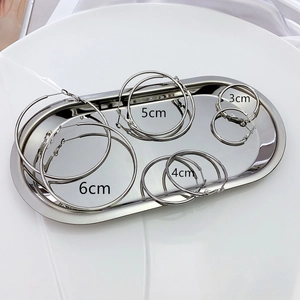 Lot de créoles en acier titane argenté poli en tailles de 3cm 4cm 5cm et 6cm de diamètre