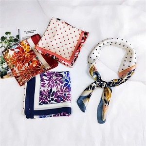 Lot de foulards carrés en soie à motifs floraux et à pois pour femmes