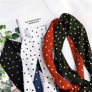 Lot de foulards à pois pour femmes en cinq couleurs pour cheveux et poignées de sacs