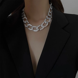 Collier Chaîne Cuban Link En Alliage Avec Strass Iced Out Chaîne Épaisse Choker Bijoux Hip Hop Streetwear Pour Femme