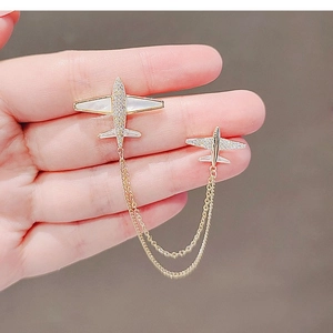 Airplane Brooch With Linking Chain Tassel Gold Plated Alloy Zircon Shell For Suit Dress Women Creative Jewelry Accessory