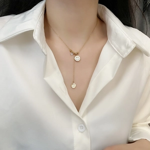 Collier Pendentif Visage Souriant Acier Titane En Forme De Y Lariat Double Charme Émail Zircone Ins Chic Femmes