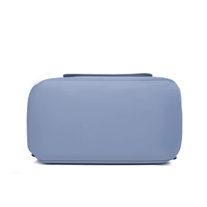 Vue du fond du sac à dos bicolore élégant en tissu nylon haute densité et coutures
