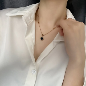 Pendentif Rond Chiffres Romains Collier Acier Titane Or Rose Disque Noir Chaîne À Perles Géométriques Élégante Femmes