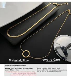 Ensemble de colliers dorés en acier titane avec dimensions et détails de finition