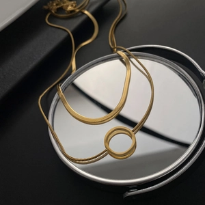Collier À Plusieurs Rangs Pour Femmes En Acier Titane Chaîne Serpent Plate Pendentif Cercle Géométrique Bijoux Cadeau