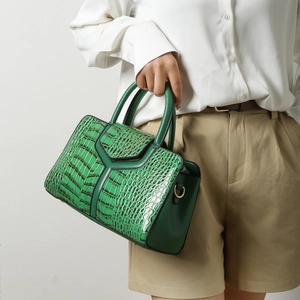 Sac à main vert pour femme avec motif crocodile, coutures en Y et poignées circulaires