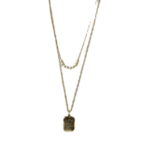 Double-layered gold titanium necklace with natural pearls and engraved rectangular pendant