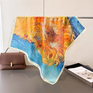 Foulard en soie élégant avec motif de tournesols de Van Gogh et bordure crème