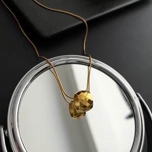Minimalist Titanium Steel Pendant Necklace Shiny Faceted Geometric Cylinder Clavicle Snake Chain For Women