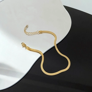 Minimalist 18K gold-plated flat herringbone chain anklet with lobster clasp and extension