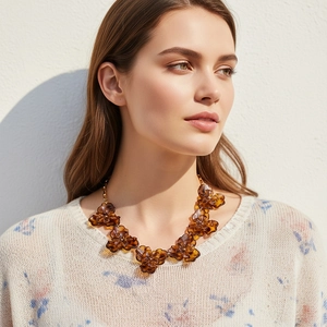 Collier Pendentif Fleur Résine Acrylique Imprimé Léopard Écaille De Tortue 3D Florale Ambre Alliage Chaîne Dorée Bijoux Rétro Femme