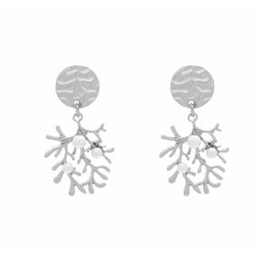Orecchini a corallo argento con texture martellata e perle bianche in stile retrò lusso