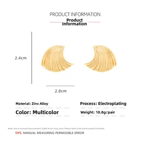 Detailed dimensions of gold shell-shaped alloy earrings with textured wave design