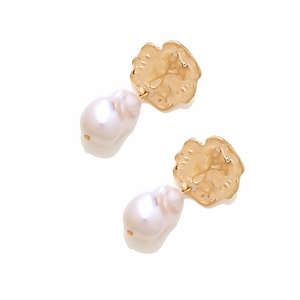 Baroque pearl drop earrings with hammered gold coin stud in retro geometric design