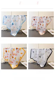 Collection de foulards en soie imprimés aux motifs floraux en bleu, kaki, jaune et noir